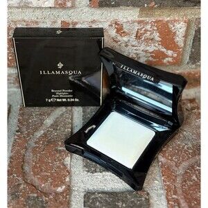 NIB Illamasqua Beyond Powder Highlighter in Daze, Full Size 0.24 oz